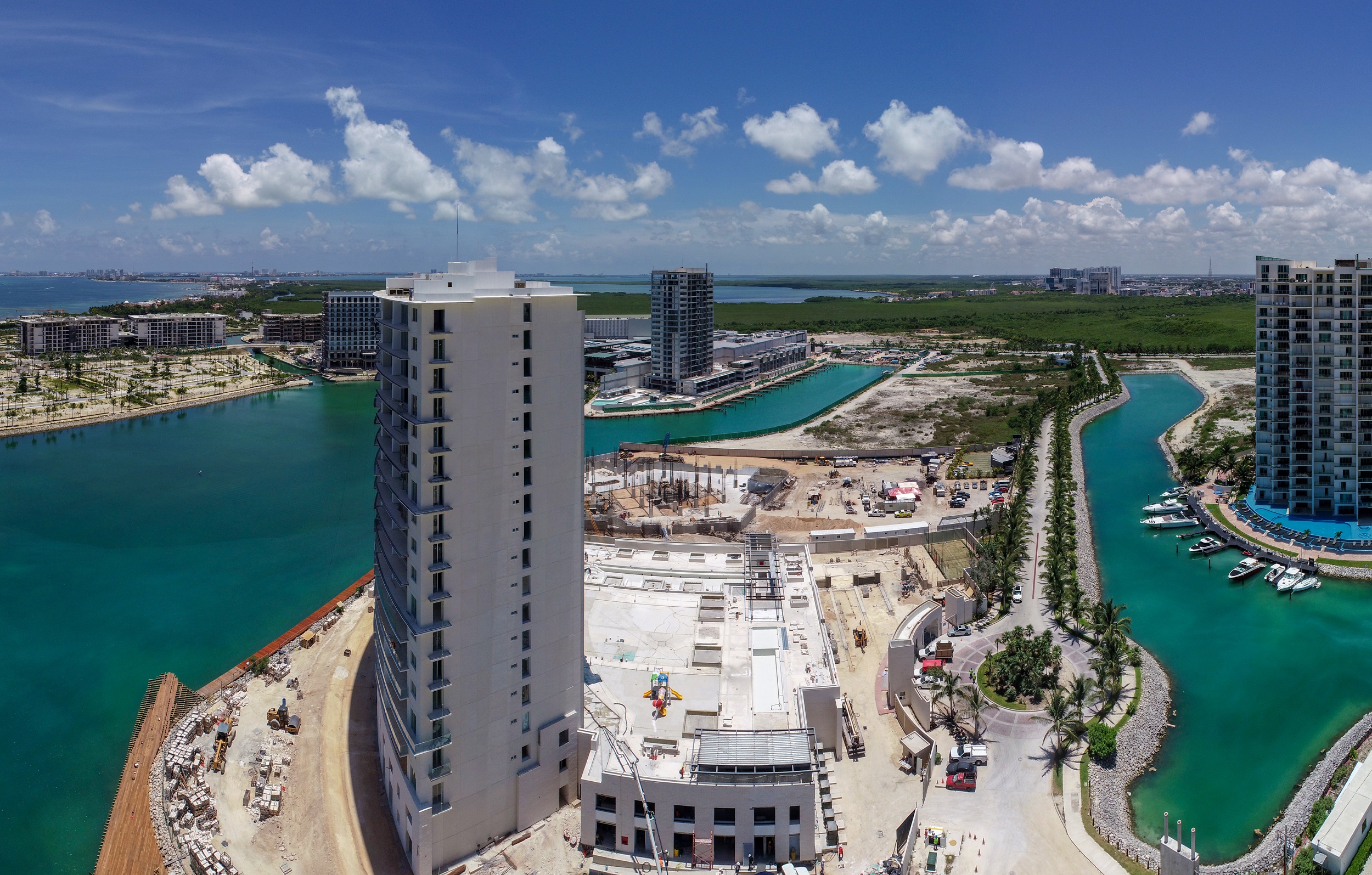 puerto cancun real estate